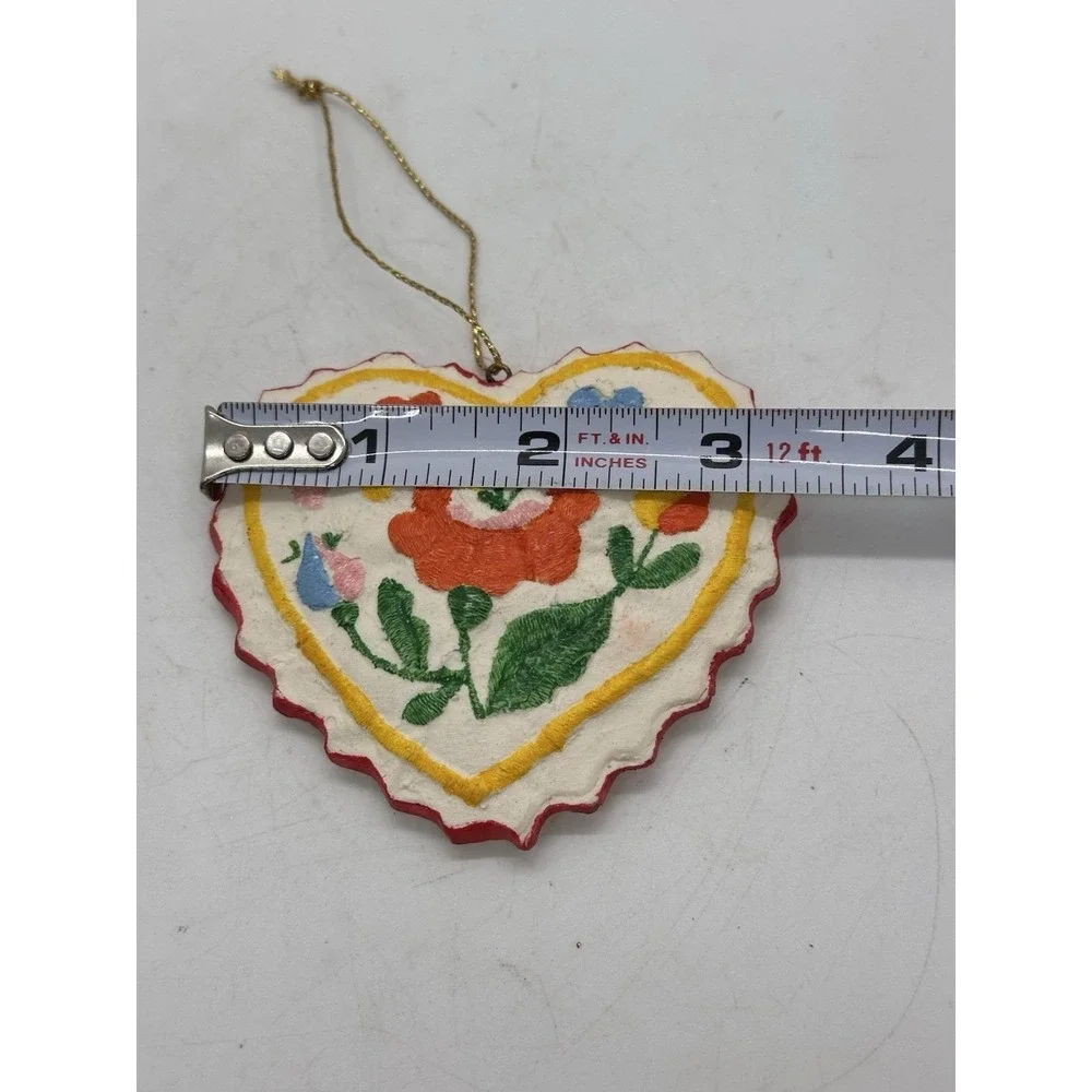 Vintage Folk Art Heart Christmas Ornament Floral Plastic Wall Hanging